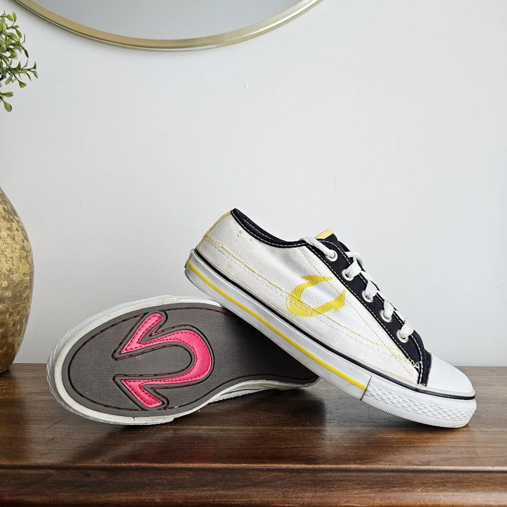 True Religion Rare Low Top Y2K Vintage Black Yellow White Sneakers Men's Size 8